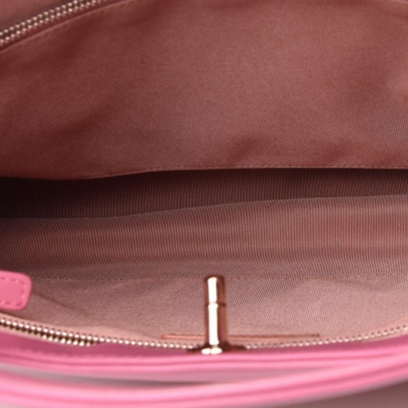 CHANEL RUNWAY BAG - Picture 8 of 8